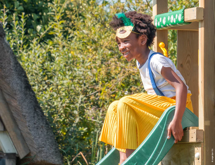 Jungle Resort | Tower playhouse with swing